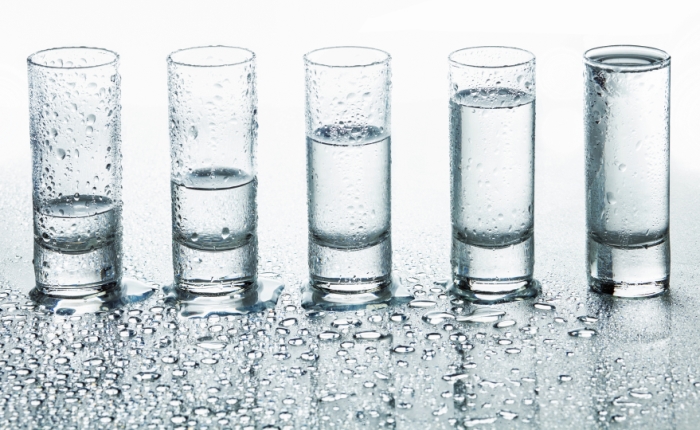 Cara Agar Bisa Minum Air Putih Lebih Banyak 
