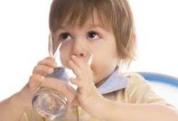 Tips Ampuh Agar Anak Suka Minum Air Putih Tips Ampuh Agar Anak Suka Minum Air Putih